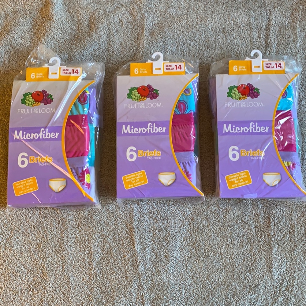 Fruit of the loom girls briefs size 14